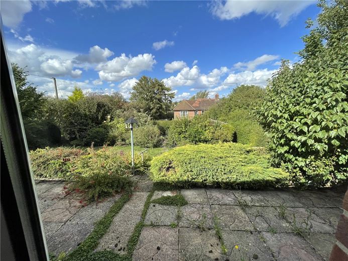 2 bedroom bungalow, Manton Close, Manton SN8 - Available