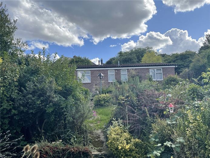 2 bedroom bungalow, Manton Close, Manton SN8 - Available