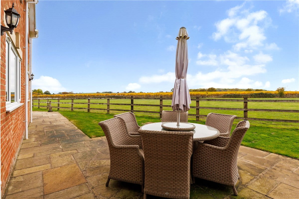 6 bedroom house, The Barton, Clyffe Pypard SN4 - Available