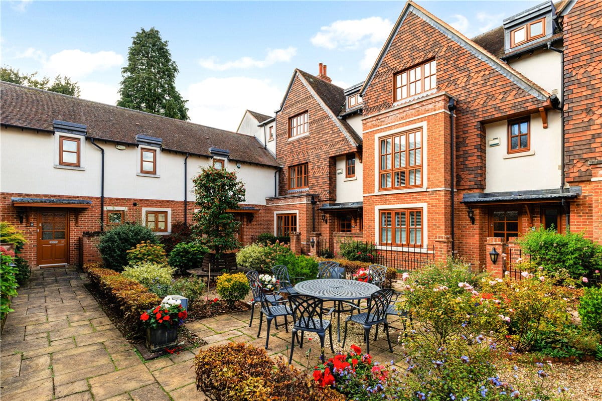 4 bedroom house, Cromwell Court, Marlborough SN8 - Available