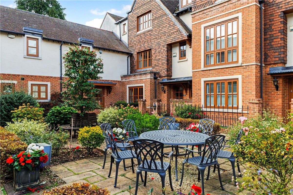 4 bedroom house, Cromwell Court, Marlborough SN8 - Available