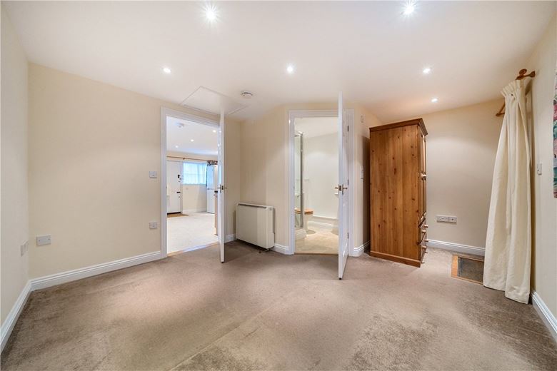 1 bedroom house, George Lane, Marlborough SN8 - Available