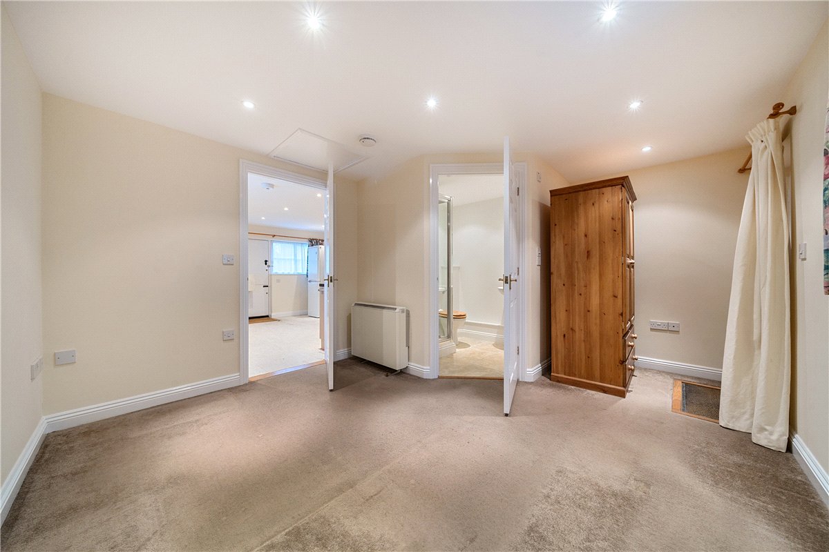 1 bedroom house, George Lane, Marlborough SN8 - Available