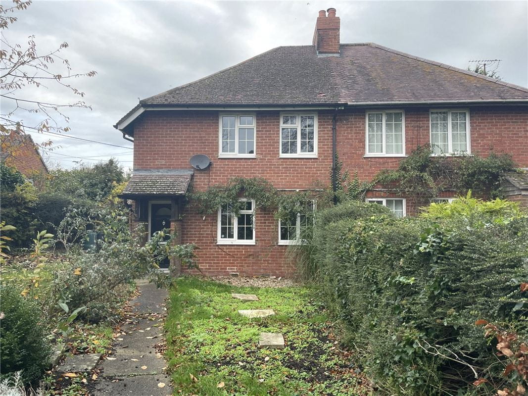 3 bedroom house, Beckhampton Road, Avebury Trusloe SN8 - Sold STC