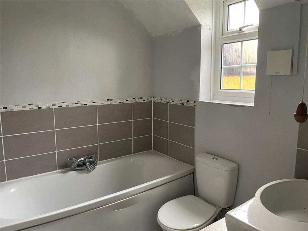 3 bedroom house, Beckhampton Road, Avebury Trusloe SN8 - Sold STC