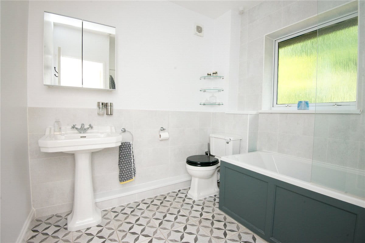 3 bedroom house, Five Stiles Road, Marlborough SN8 - Available