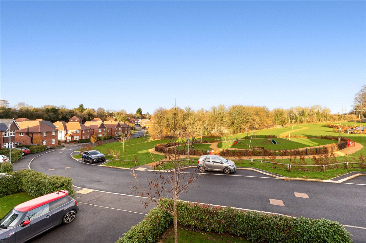 4 bedroom house, Jennings Road, Marlborough SN8 - Available