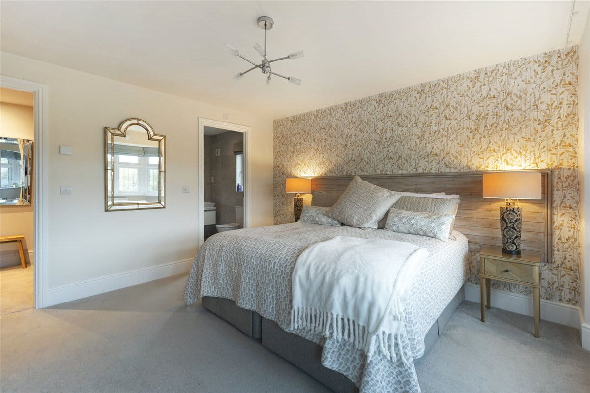 4 bedroom house, Jennings Road, Marlborough SN8 - Available