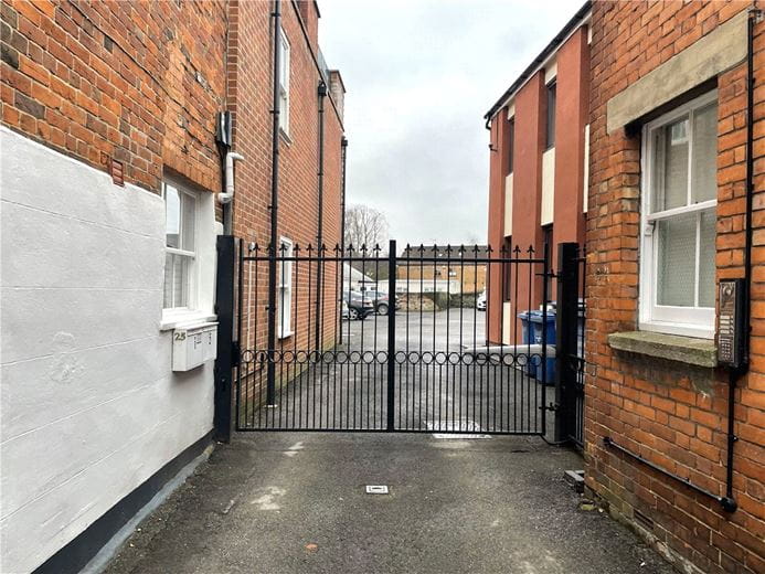  bedroom , The Parade, Marlborough SN8 - Sold