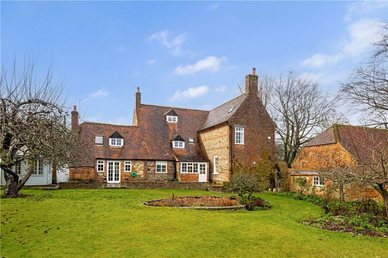6 bedroom house, Farm Lane, Aldbourne SN8 - Available