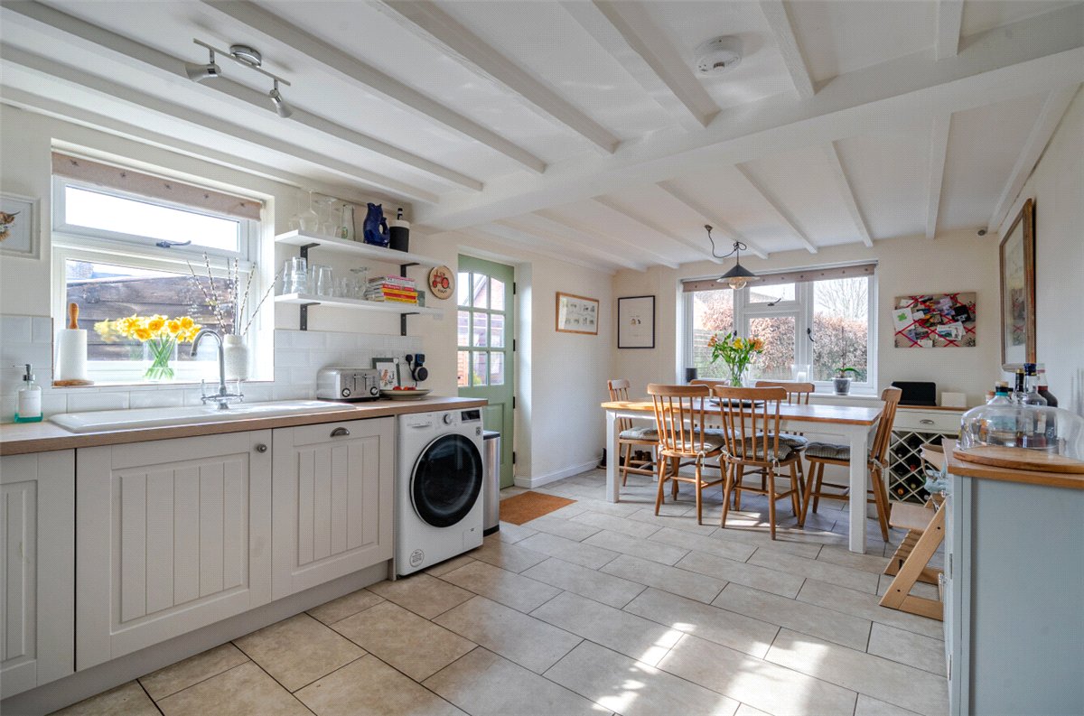 2 bedroom house, Dyers Yard, Ramsbury SN8 - Available