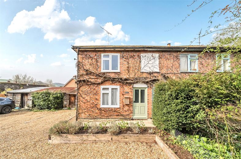 2 bedroom house, Dyers Yard, Ramsbury SN8 - Available