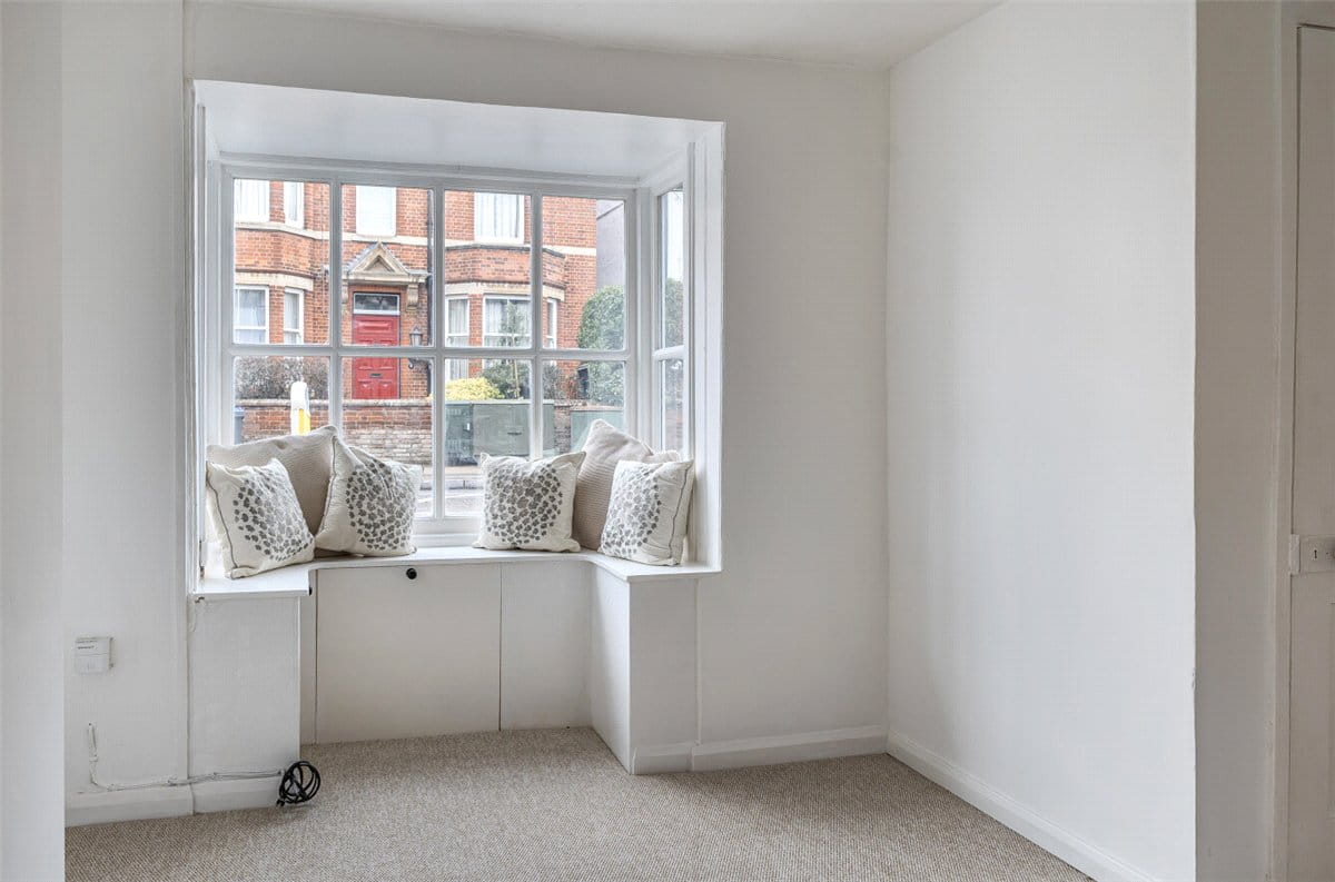 2 bedroom house, London Road, Marlborough SN8 - Available