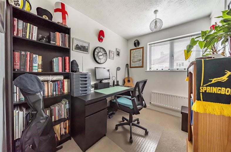 3 bedroom house, Squires Hill Close, Woodshaw SN4 - Available