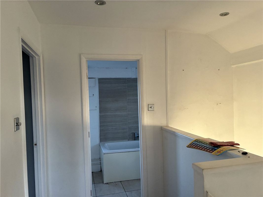 3 bedroom house, Burbage Road, Easton Royal SN9 - Sold STC