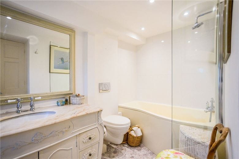 4 bedroom house, Castle Street, Calne SN11 - Available