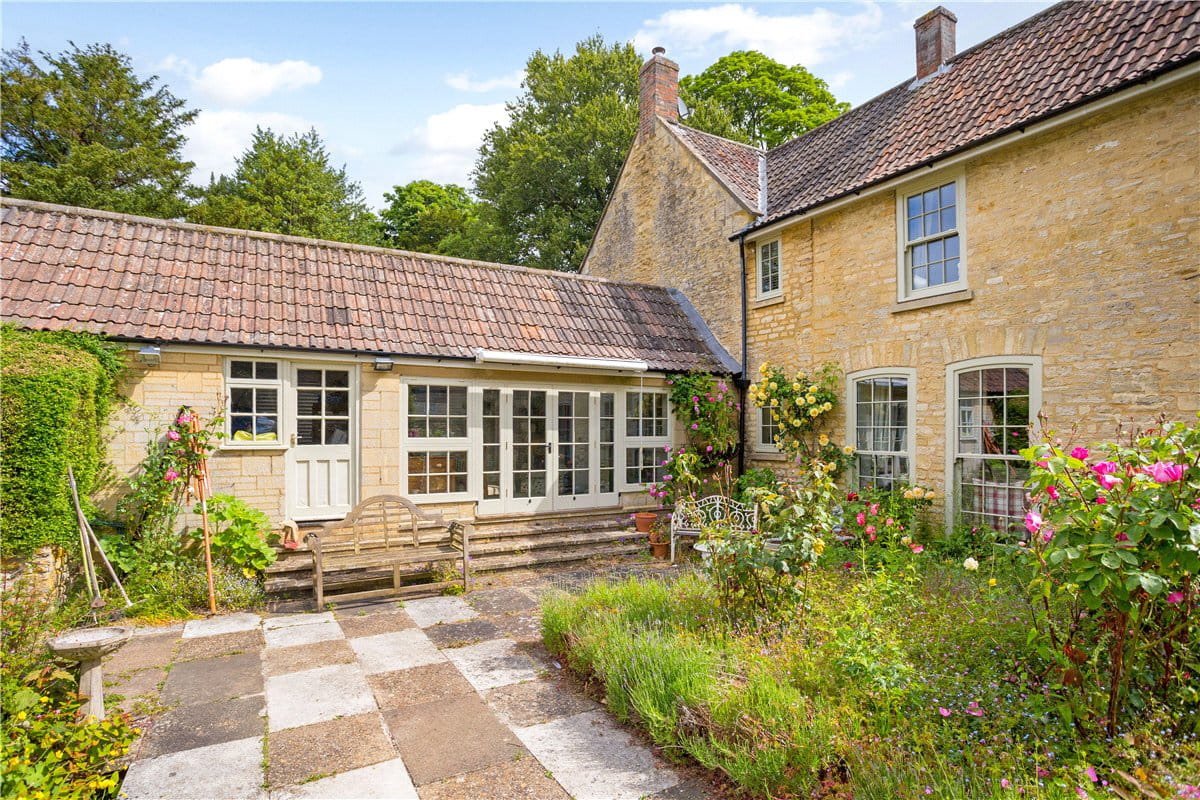 4 bedroom house, Castle Street, Calne SN11 - Available