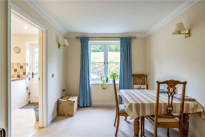 2 bedroom house, Wye House Gardens, Barn Street SN8 - Available