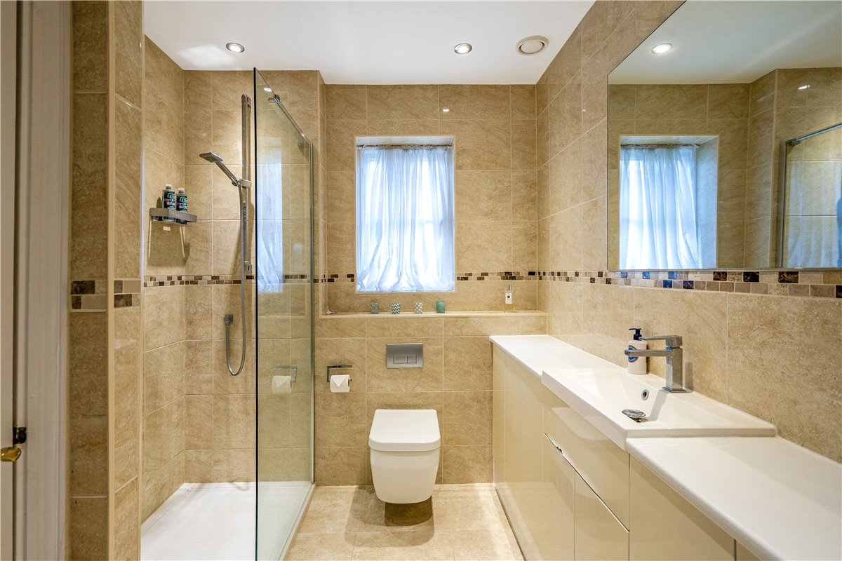 2 bedroom house, Wye House Gardens, Barn Street SN8 - Available