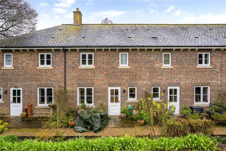 2 bedroom house, Wye House Gardens, Barn Street SN8 - Available