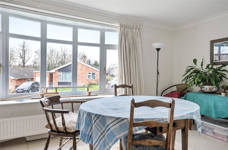 3 bedroom bungalow, Vicarage Close, Marlborough SN8 - Available