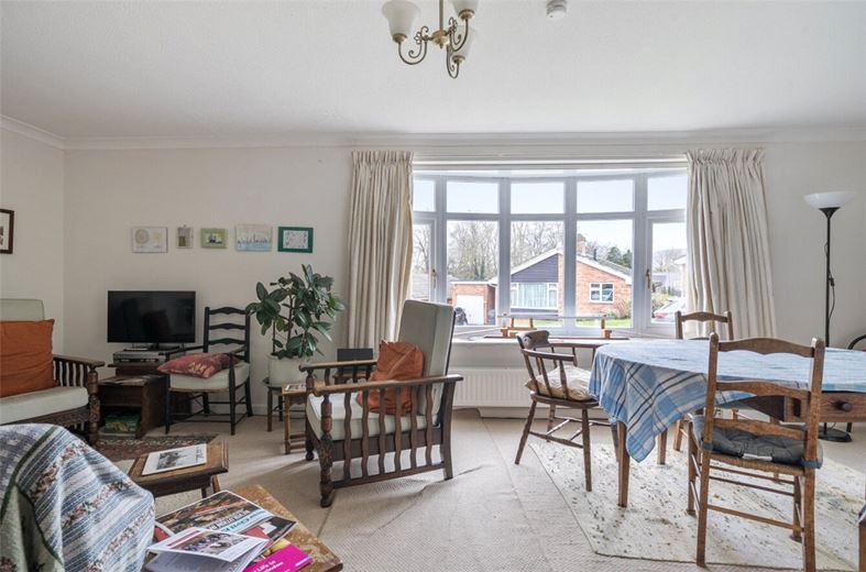 3 bedroom bungalow, Vicarage Close, Marlborough SN8 - Available