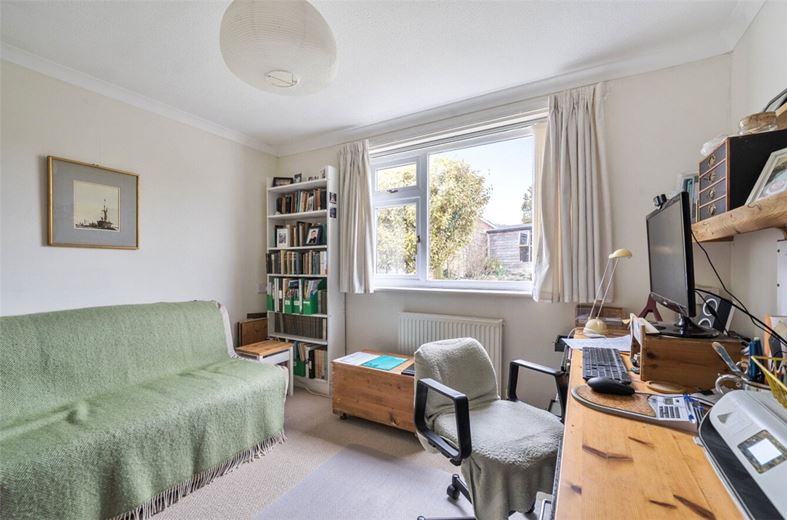 3 bedroom bungalow, Vicarage Close, Marlborough SN8 - Available