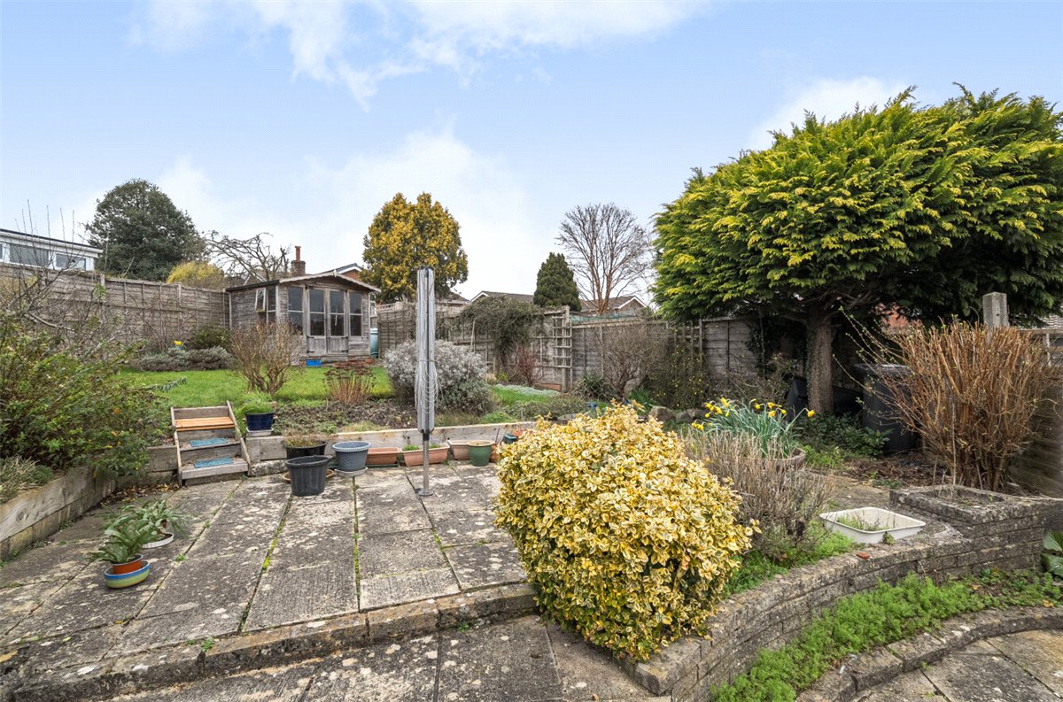 3 bedroom bungalow, Vicarage Close, Marlborough SN8 - Available