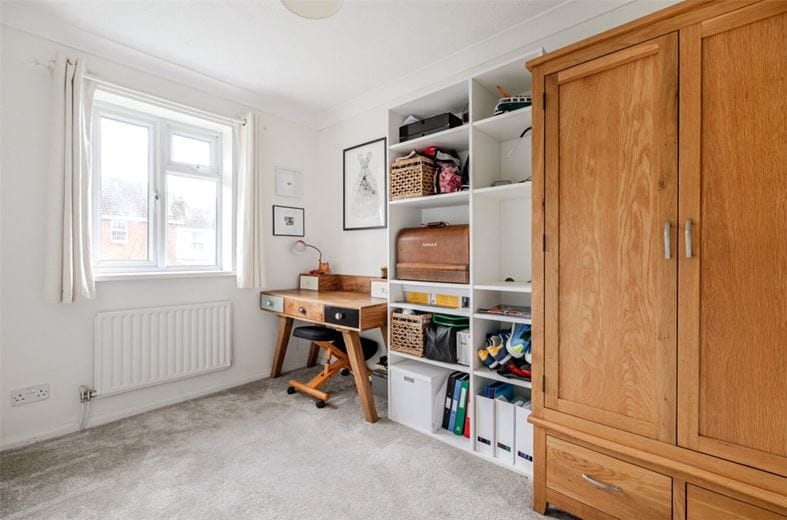 2 bedroom house, Macneice Drive, Marlborough SN8 - Available