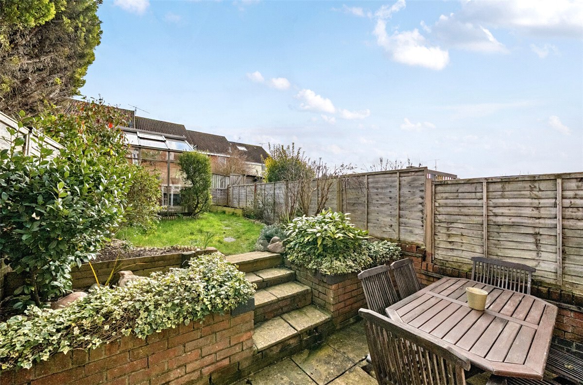 2 bedroom house, Macneice Drive, Marlborough SN8 - Available