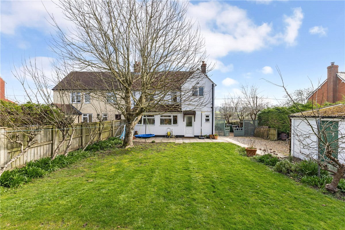 3 bedroom house, Church Street, Great Bedwyn SN8 - Available