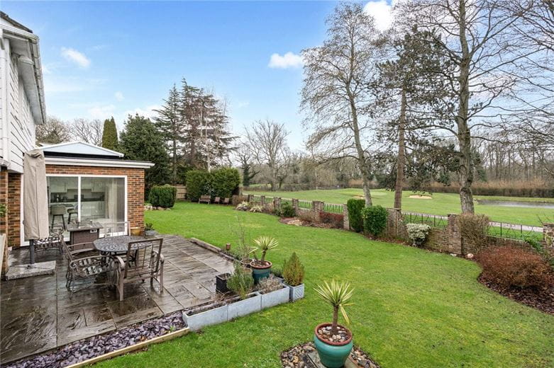 4 bedroom house, Brettingham Gate, Swindon SN3 - Available