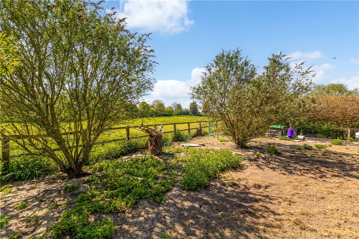 5 bedroom house, High Street, Manton SN8 - Available
