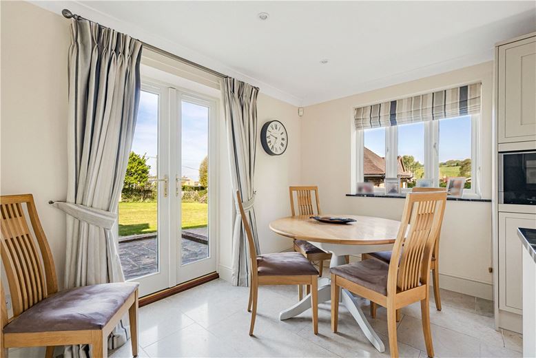 4 bedroom house, Main Road, Cherhill SN11 - Available