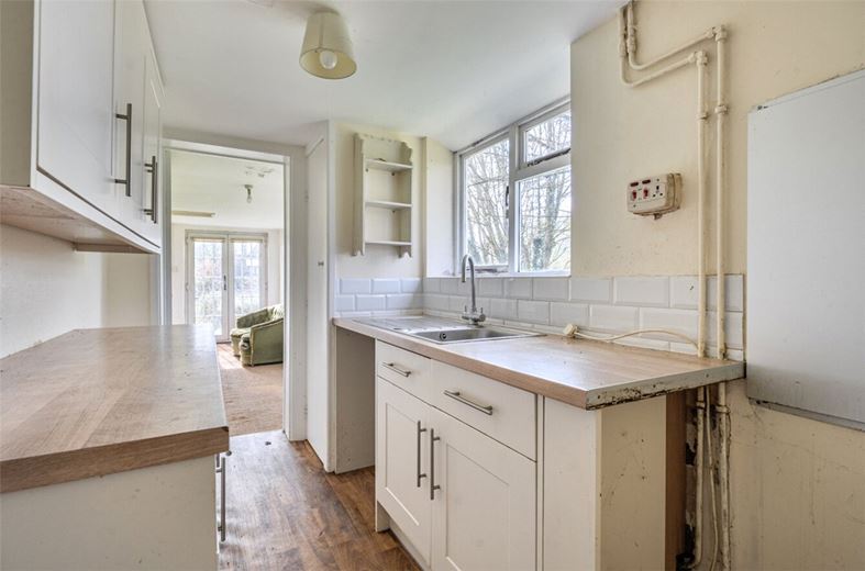 3 bedroom cottage, Brown's Lane, Alton Barnes SN8 - Available