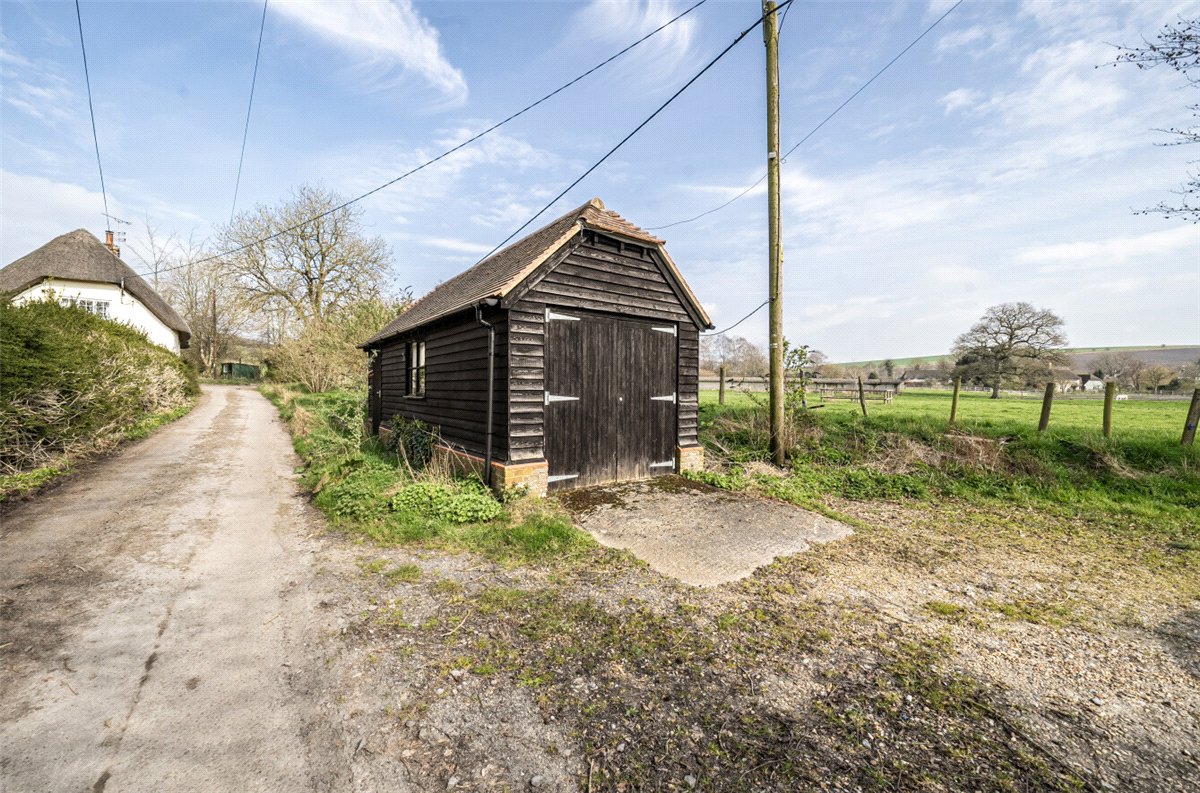 3 bedroom cottage, Brown's Lane, Alton Barnes SN8 - Available