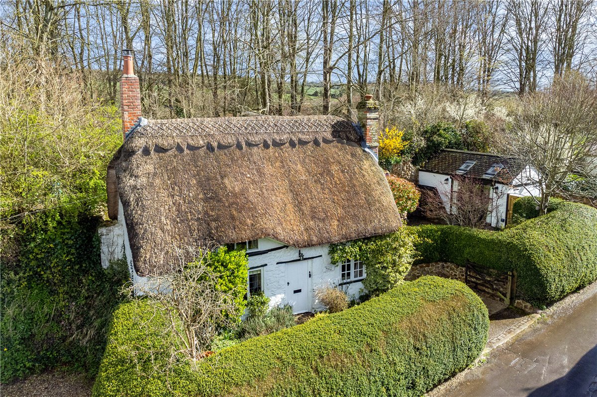 3 bedroom house, The Butts, Aldbourne SN8 - Available