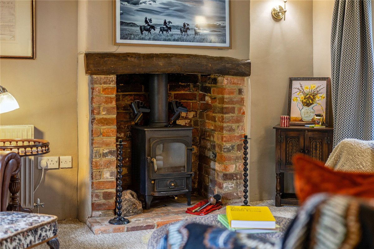 3 bedroom house, The Butts, Aldbourne SN8 - Available