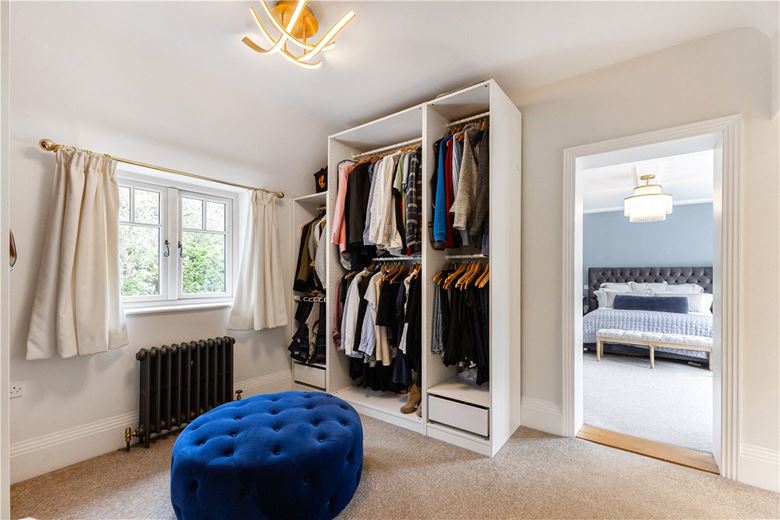 5 bedroom house, The Fairway, Devizes SN10 - Available