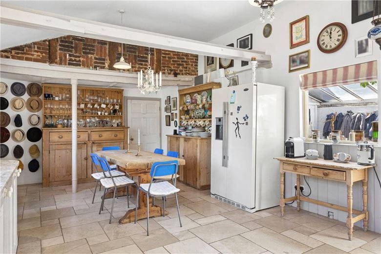 6 bedroom house, The Street, All Cannings SN10 - Available