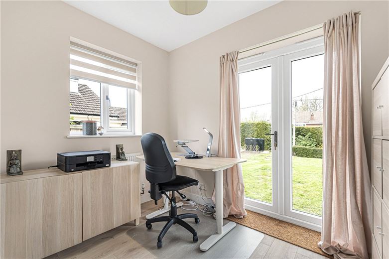 3 bedroom bungalow, Middle Lane, Cherhill SN11 - Available