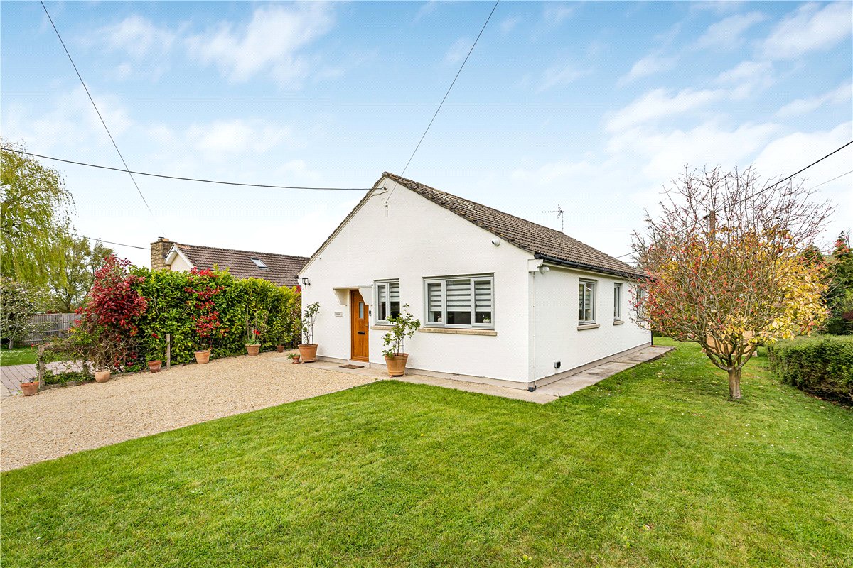 3 bedroom bungalow, Middle Lane, Cherhill SN11 - Available