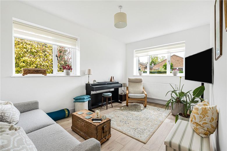 3 bedroom bungalow, Middle Lane, Cherhill SN11 - Available