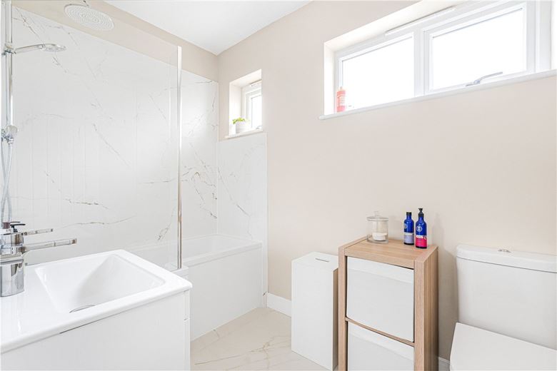 3 bedroom bungalow, Middle Lane, Cherhill SN11 - Available