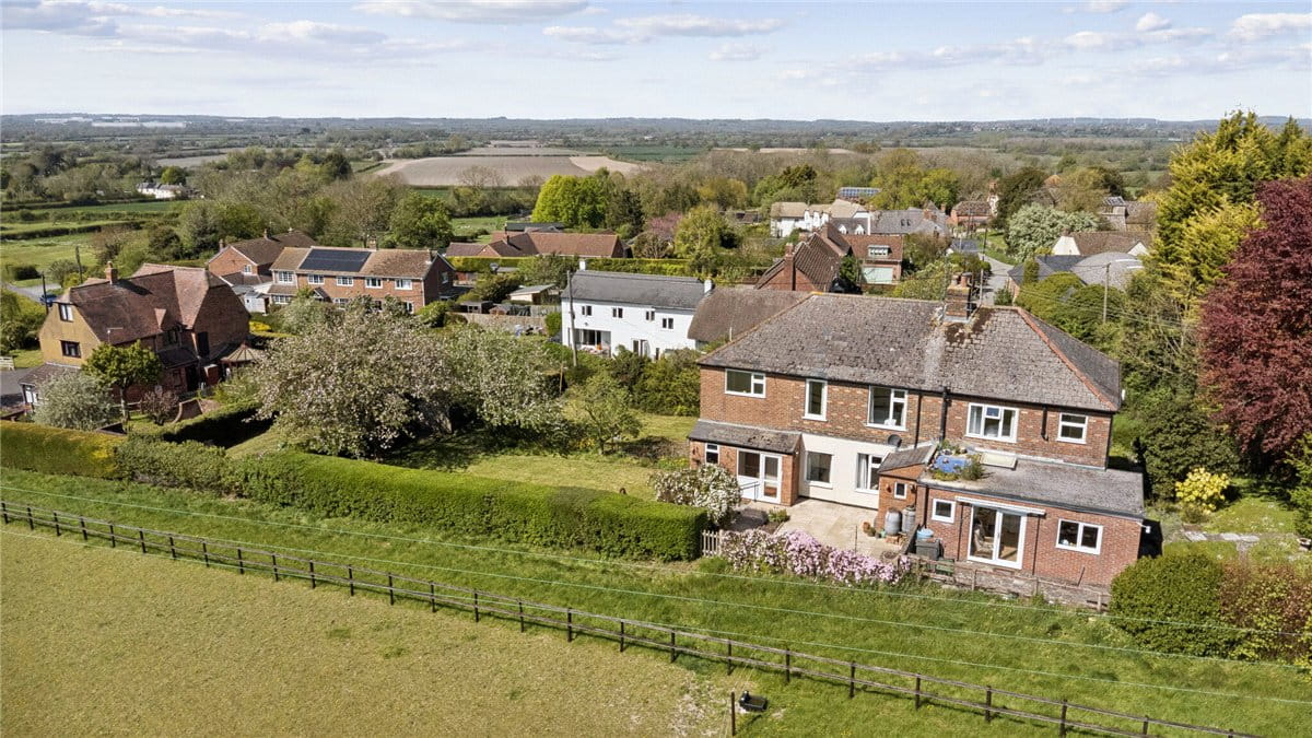 4 bedroom house, Hinton Parva, Swindon SN4 - Available