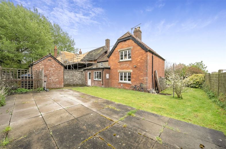 3 bedroom cottage, Dragon Lane, Manningford Bruce SN9 - Available