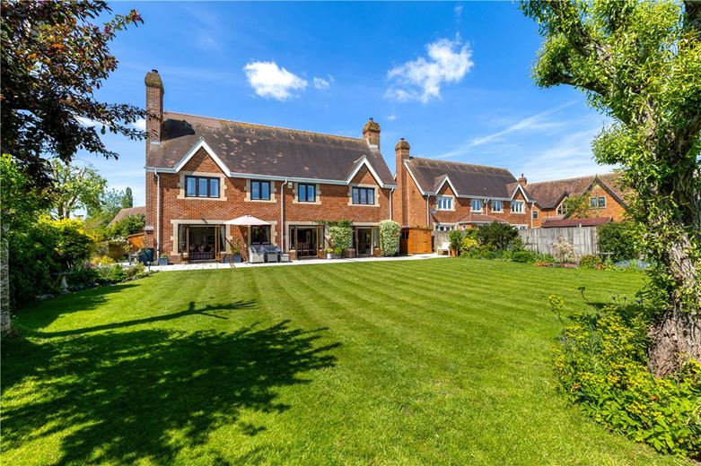 5 bedroom house, Grafton Place, East Grafton SN8 - Available