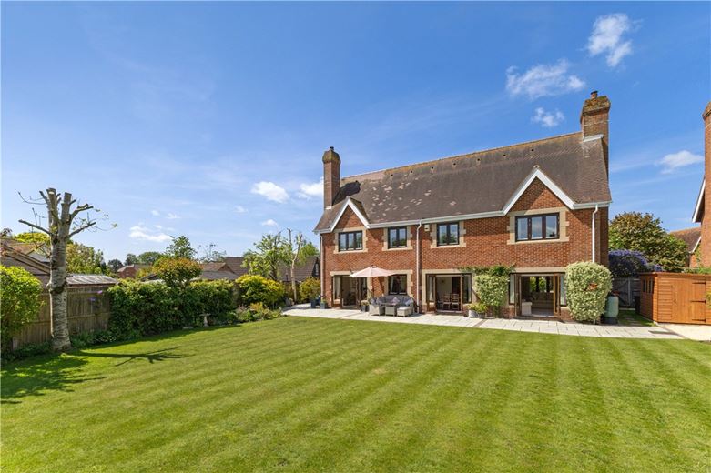 5 bedroom house, Grafton Place, East Grafton SN8 - Available