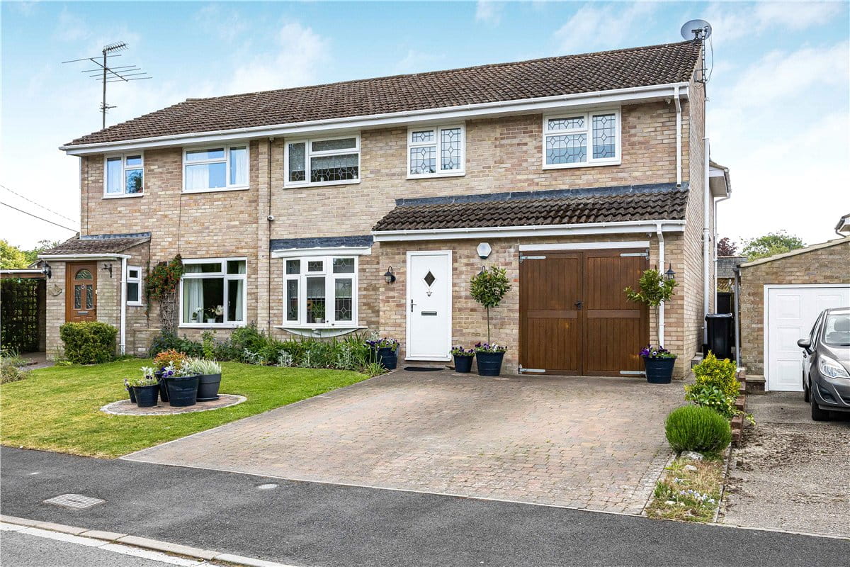 5 bedroom house, Forge Close, Milton Lilbourne SN9 - Available