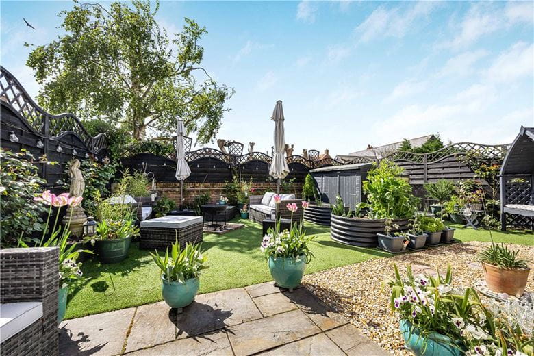 5 bedroom house, Forge Close, Milton Lilbourne SN9 - Available